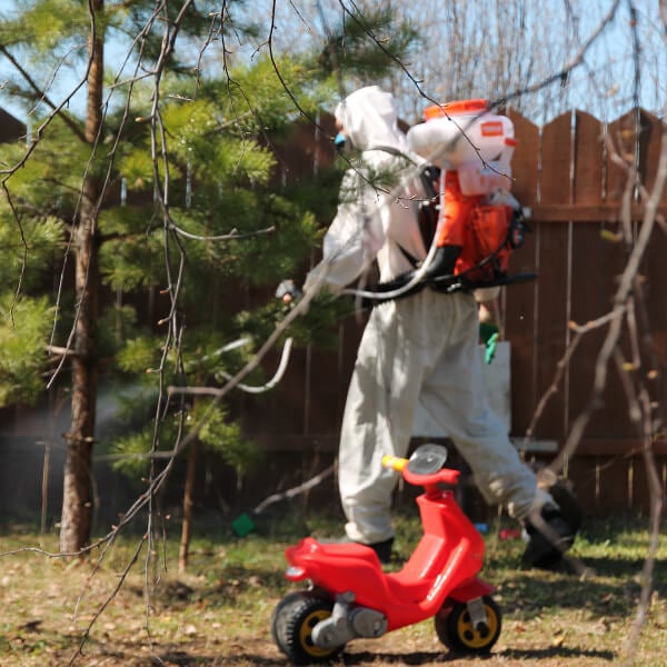 Обработка участка от клещей в Уральске?